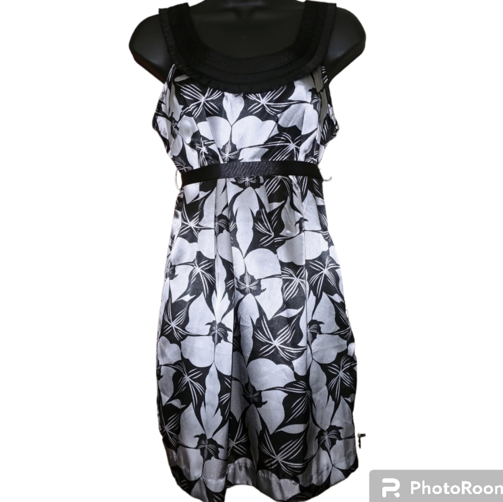 Forever 21 Black & Silver Dress